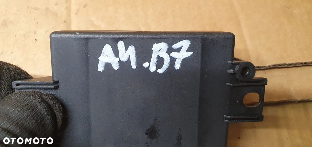Moduł sterownik parkowania PDC Audi A4 B7 8E0919283B - 6