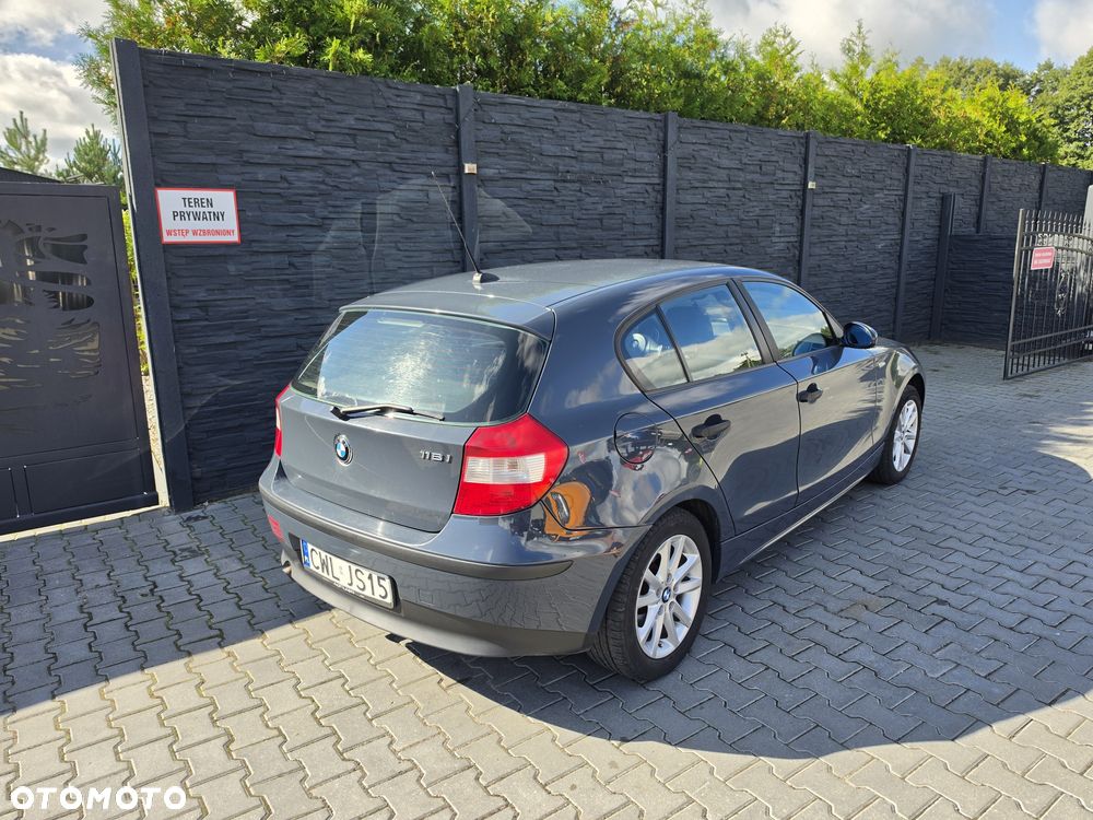 BMW Seria 1 116I 2005 photo 3