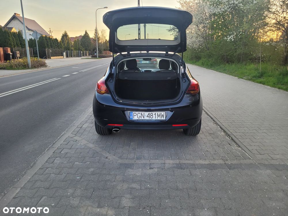 Opel Astra 1.6 Turbo Edition - 8