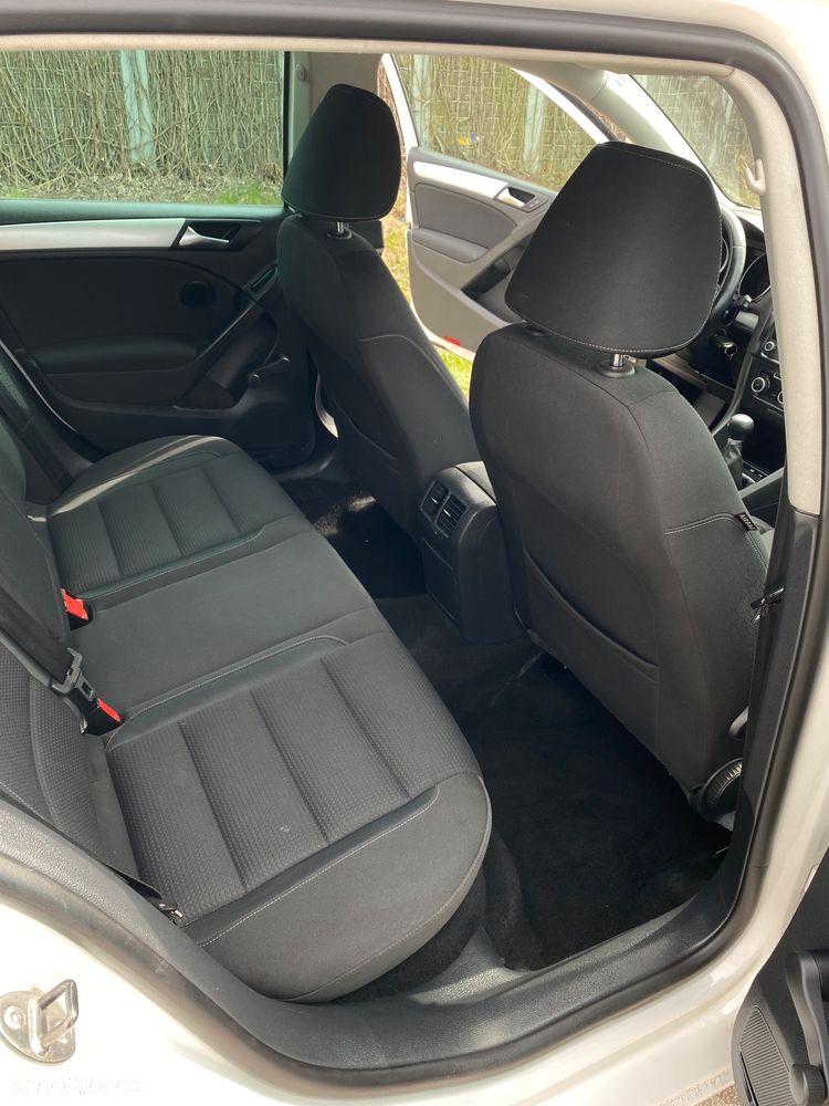 Volkswagen Golf - 10