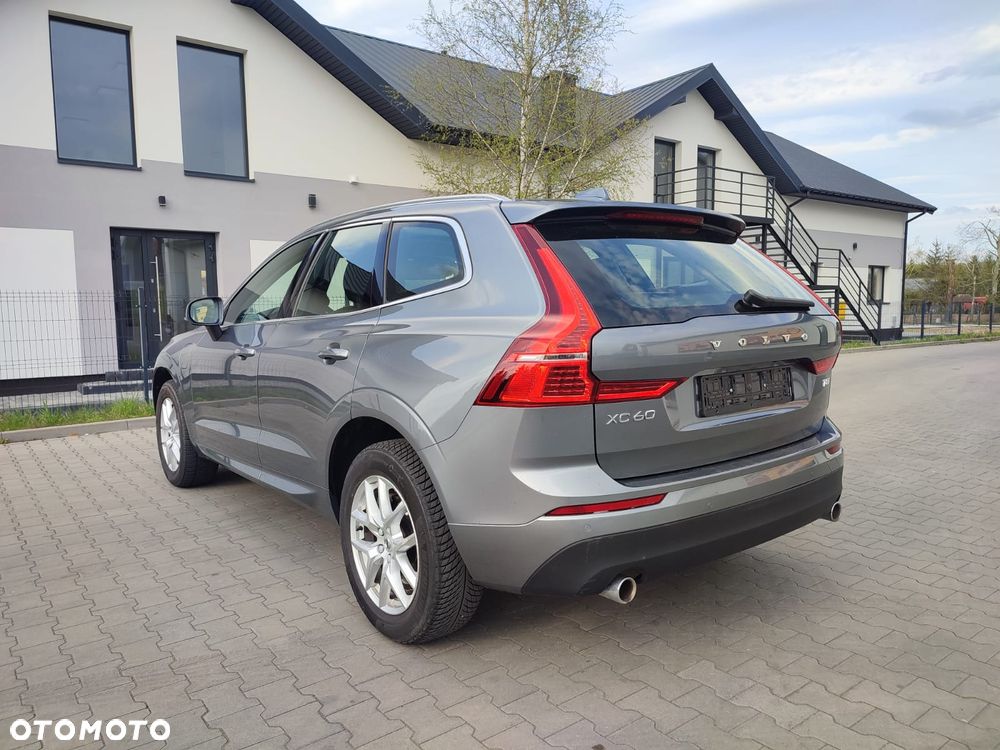 Volvo XC 60 T8 Twin Engine AWD Geartronic Momentum - 5