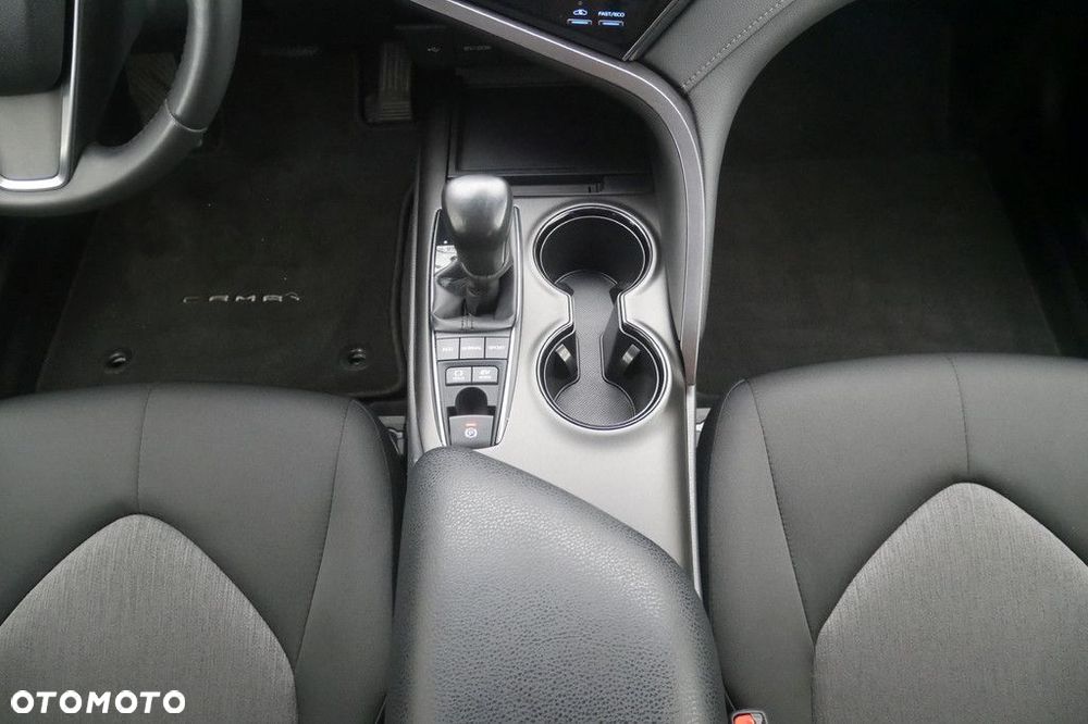 Toyota Camry 2.5 Hybrid Comfort CVT - 11