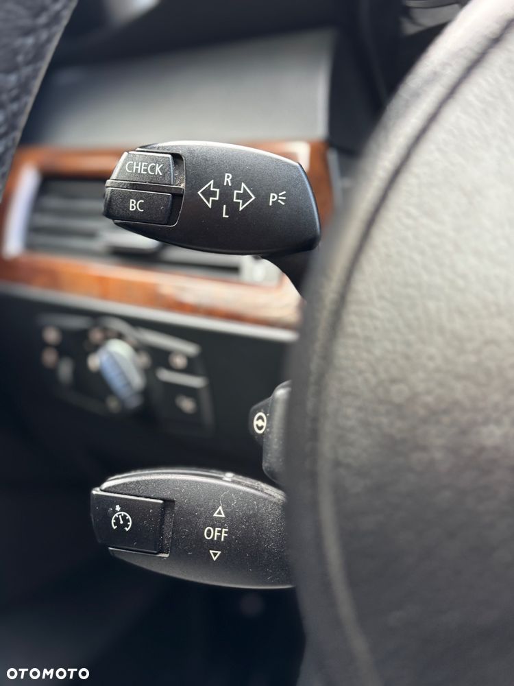 BMW Seria 5 525d - 13