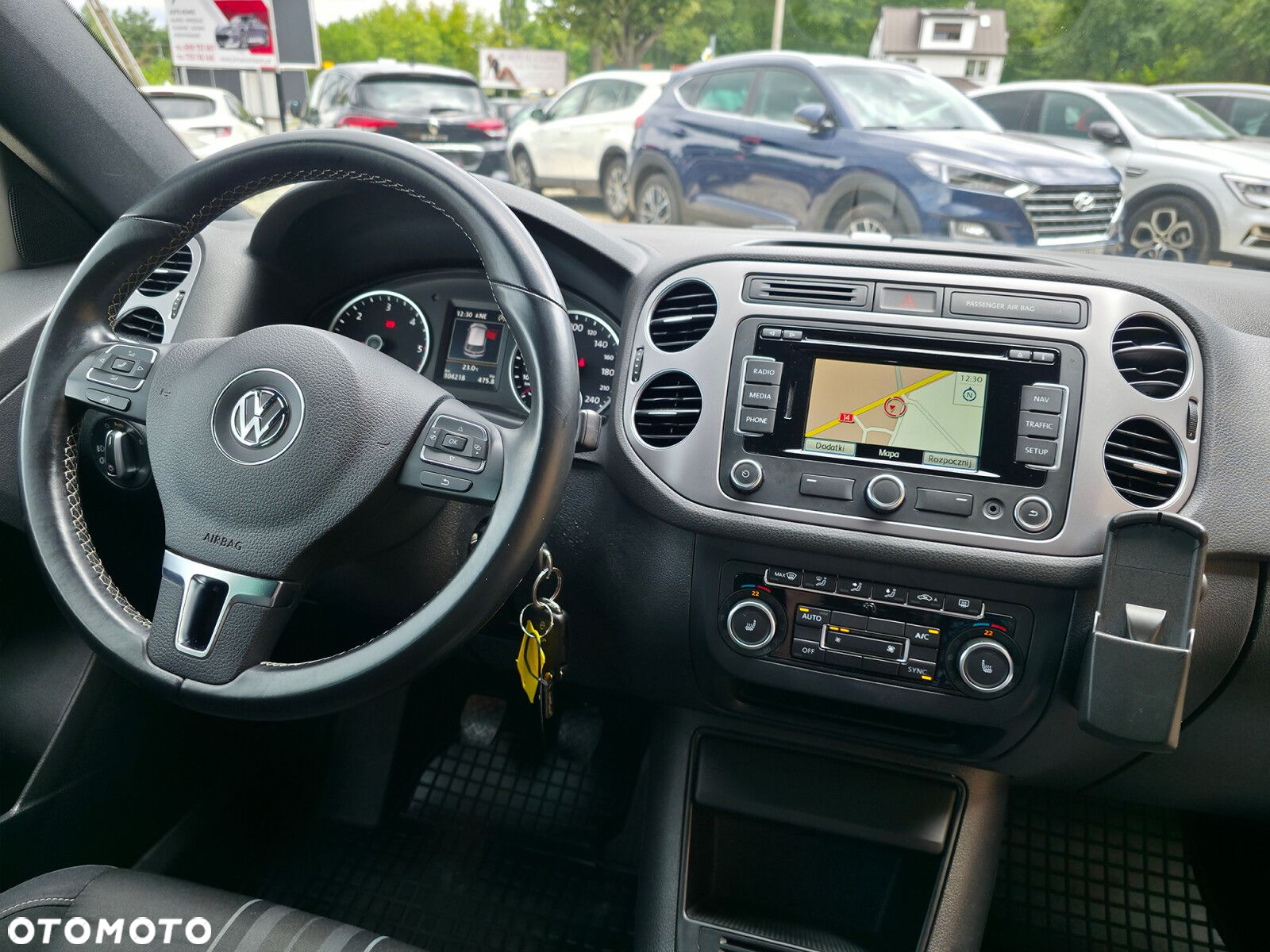 Volkswagen Tiguan - 11
