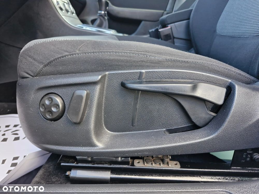 Volkswagen Passat 2.0 TDI Comfortline - 30