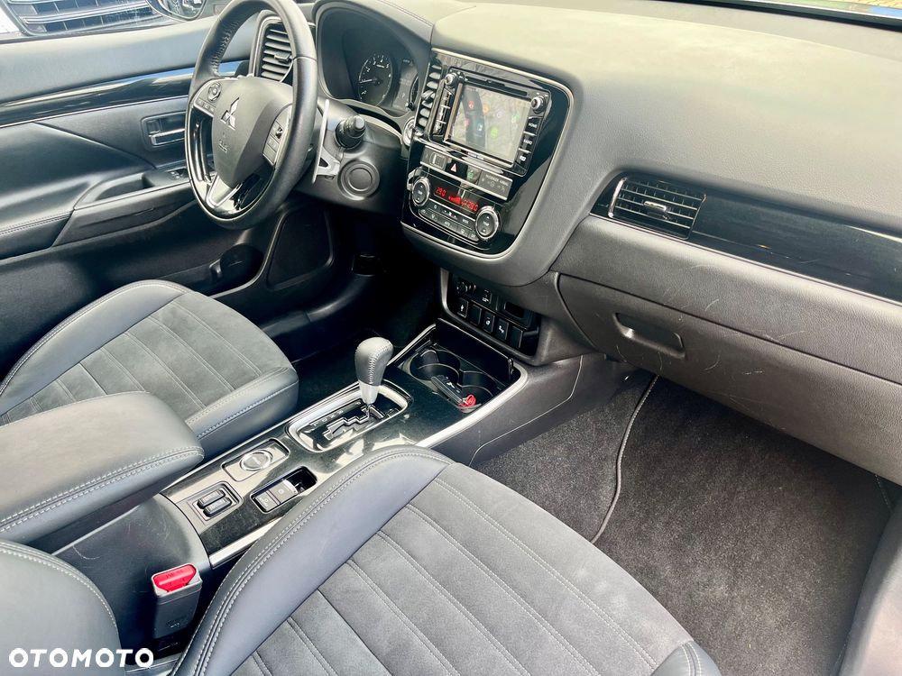 Mitsubishi Outlander - 15