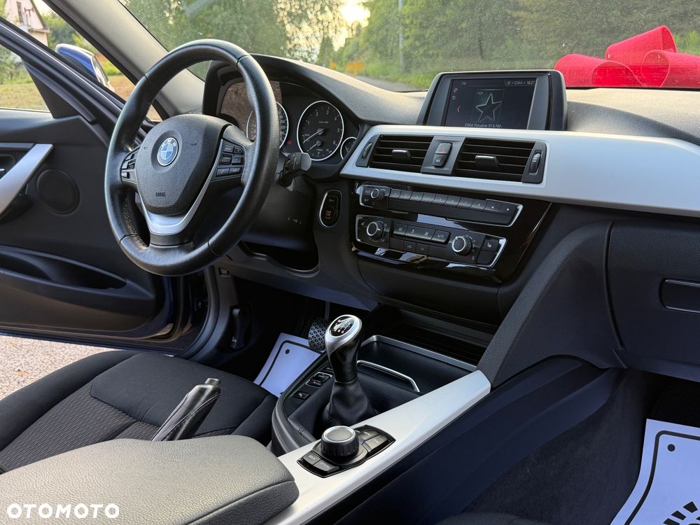 BMW Seria 3 318d Advantage - 30