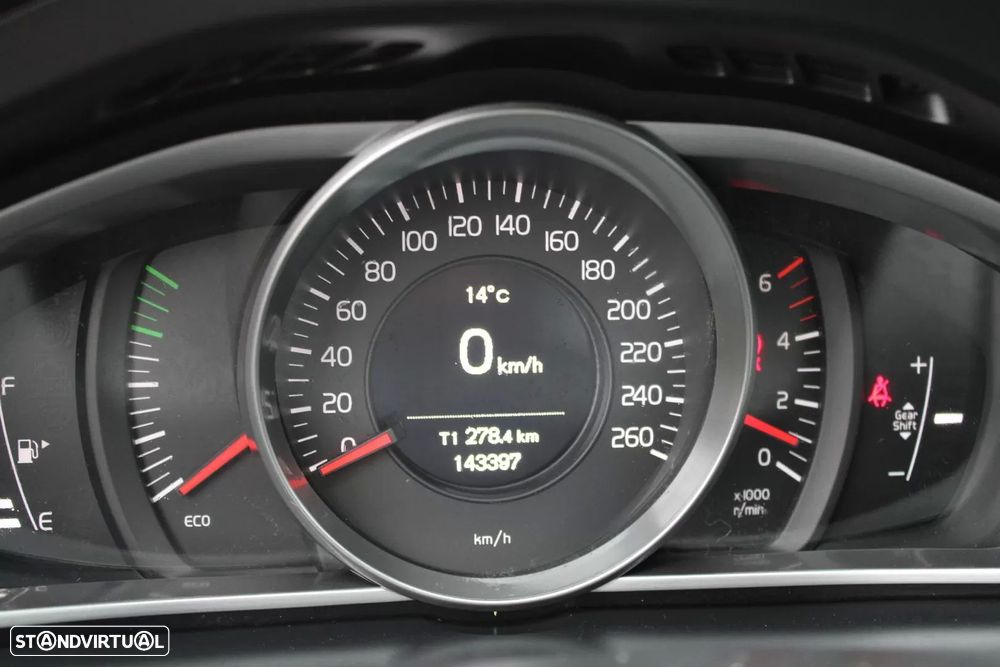 Volvo V40 2.0 D2 Momentum - 20