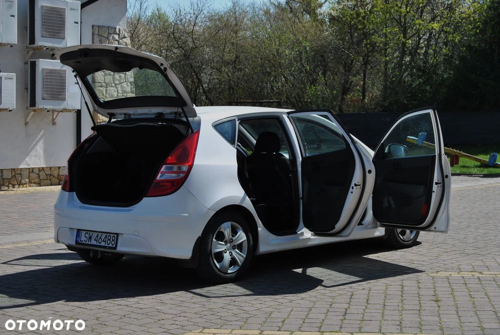 Hyundai i30 1.6 Comfort - 19