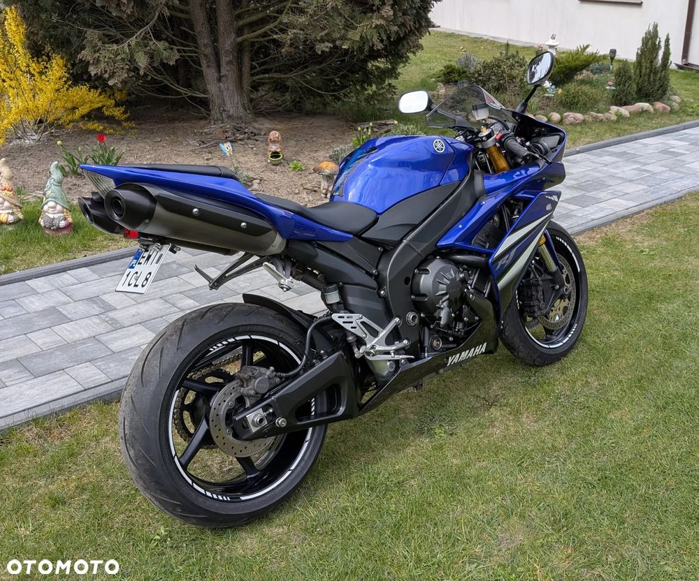 Yamaha R1 - 5