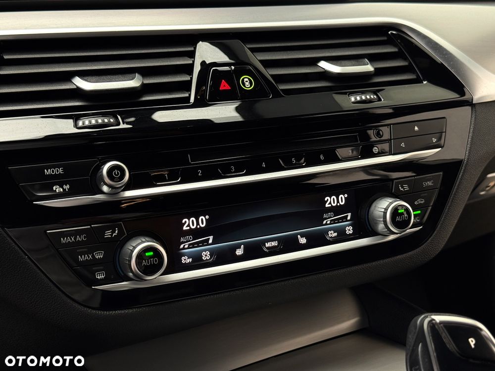 BMW Seria 5 520d xDrive Sport Line sport - 24