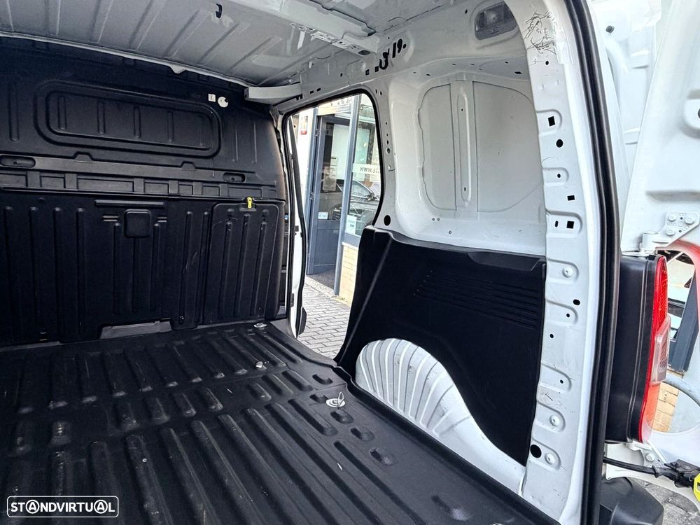 Peugeot Partner 1.5 BlueHDi Standard EAT8 - 26