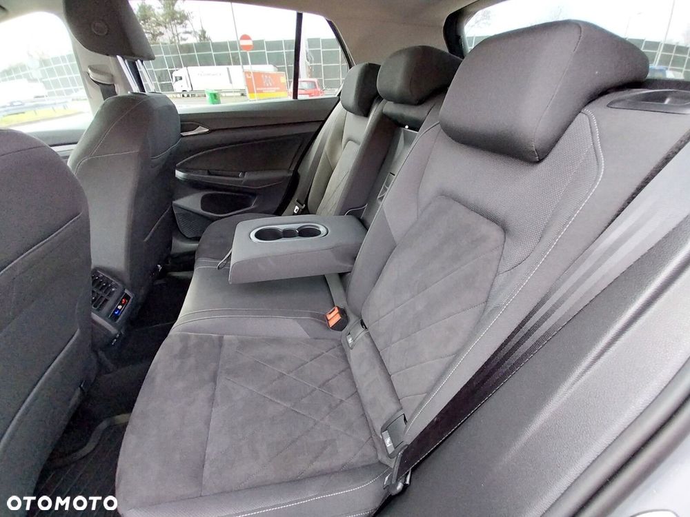 Volkswagen Golf - 11