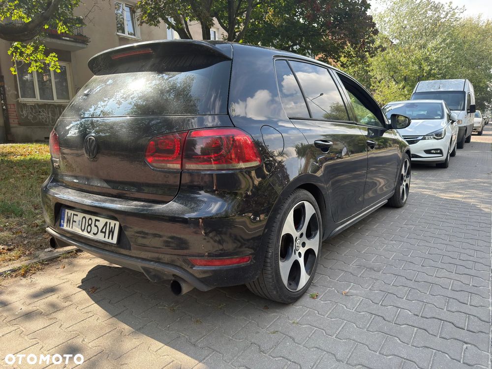 Volkswagen Golf - 8