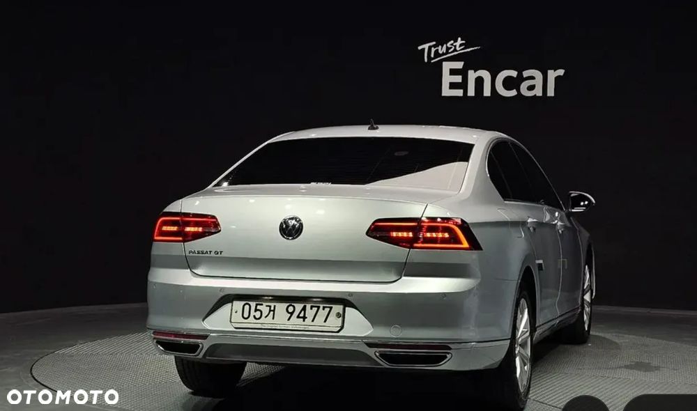 Volkswagen Passat 2.0 TDI SCR 4Motion DDG Highline - 5