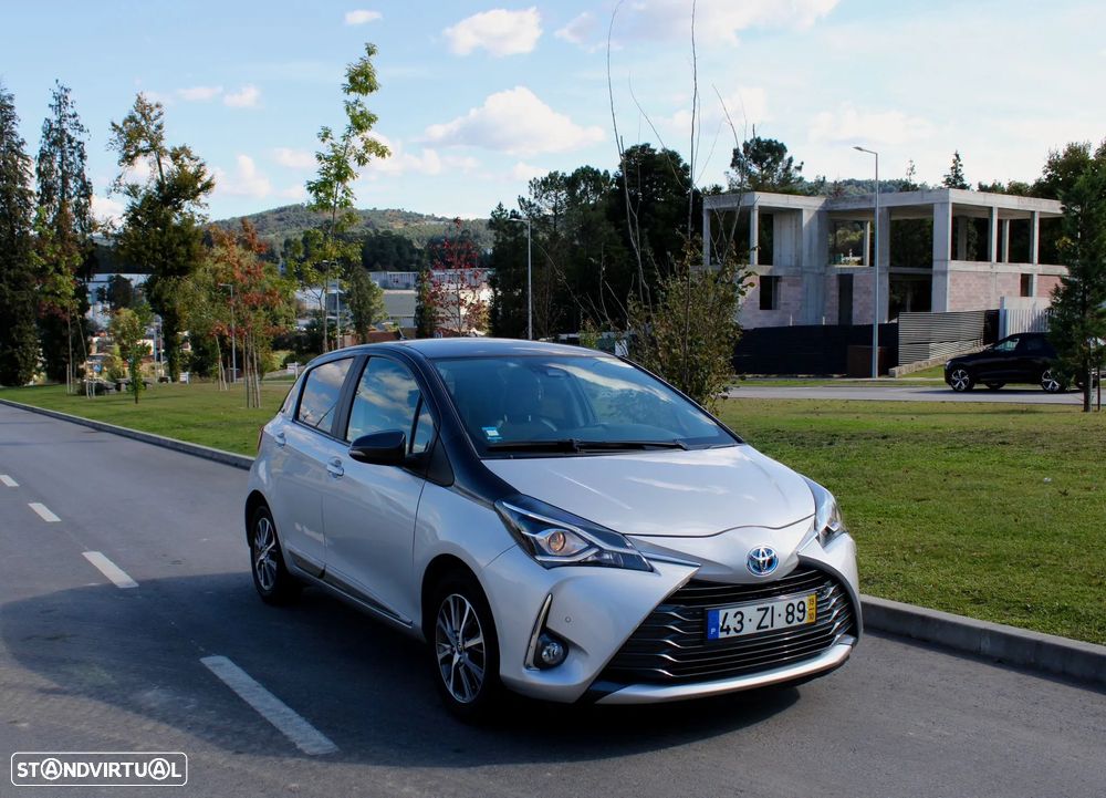 Toyota Yaris 1.5 HSD 20 Anos - 1