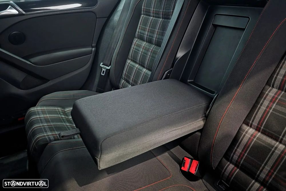 VW Golf 2.0 TSi GTI DSG - 12