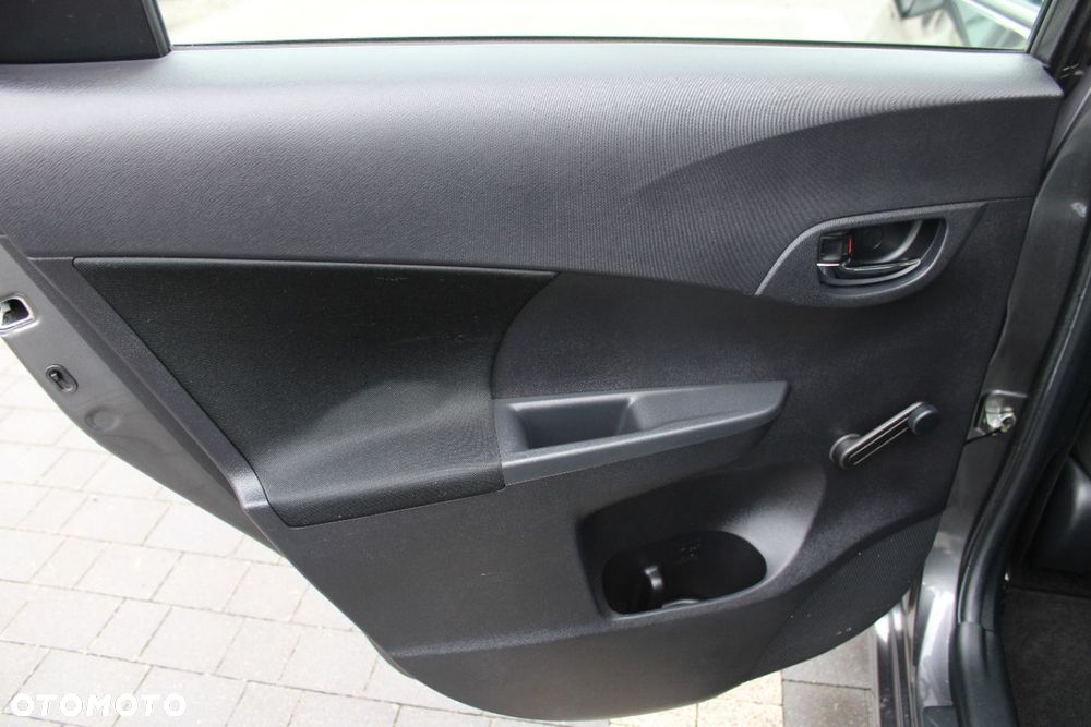 Toyota Verso S - 17