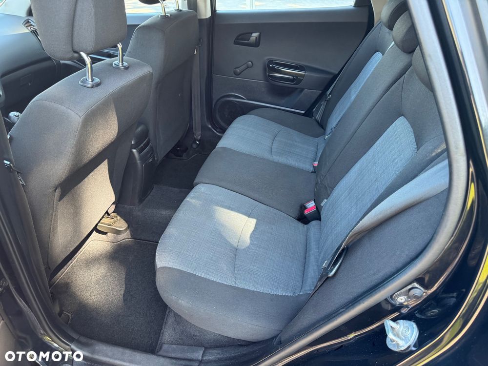 Kia Ceed - 32