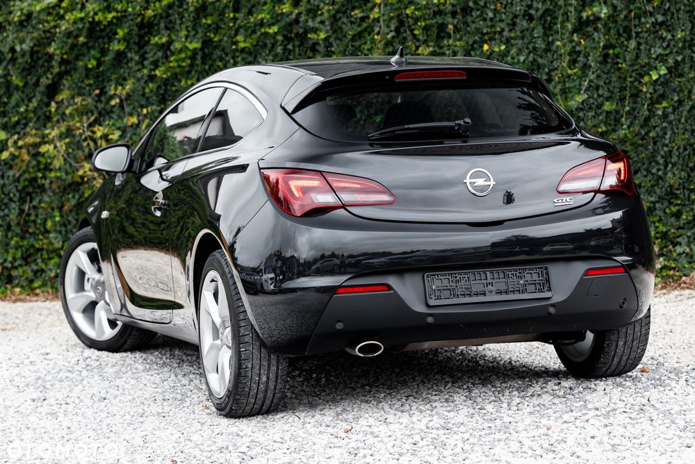 Opel Astra IV GTC 1.6 T Sport - 9
