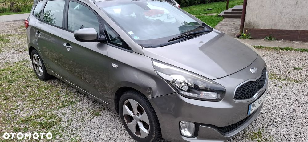 Kia Carens - 3