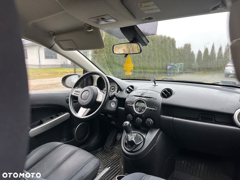 Mazda 2 - 10