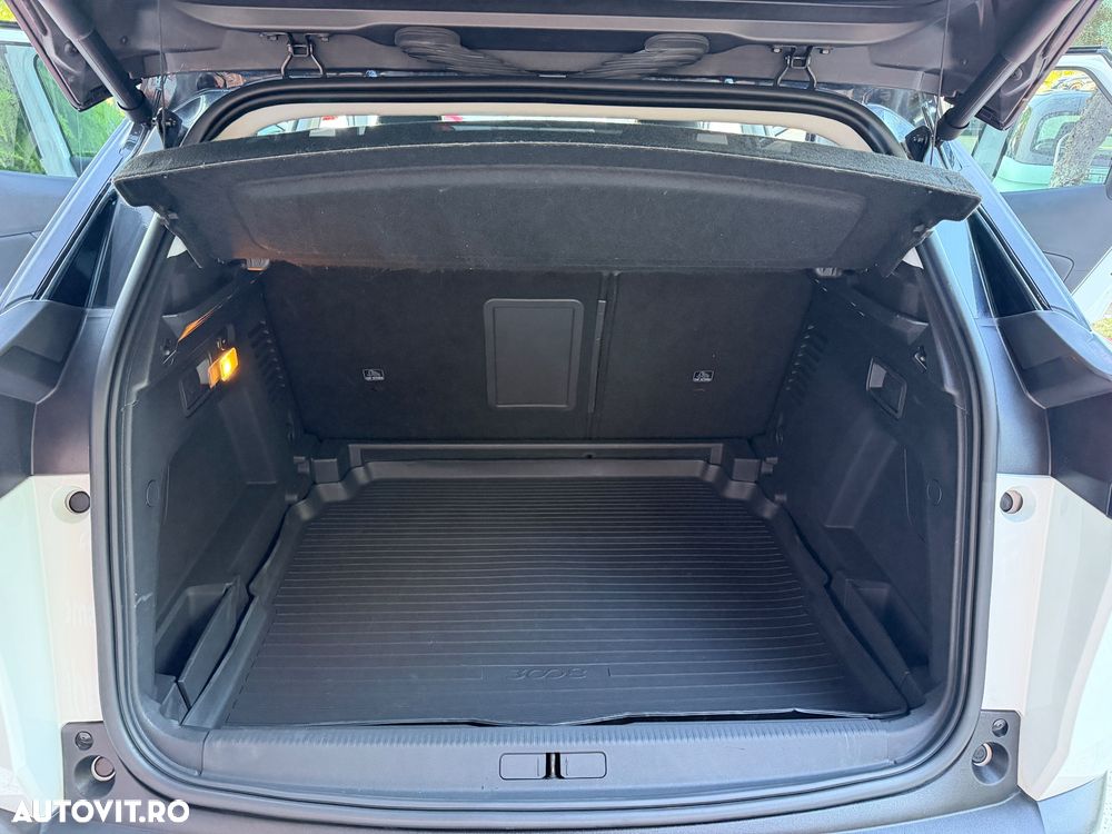 Peugeot 3008 1.2 PureTech 130 EAT8 GT - 19