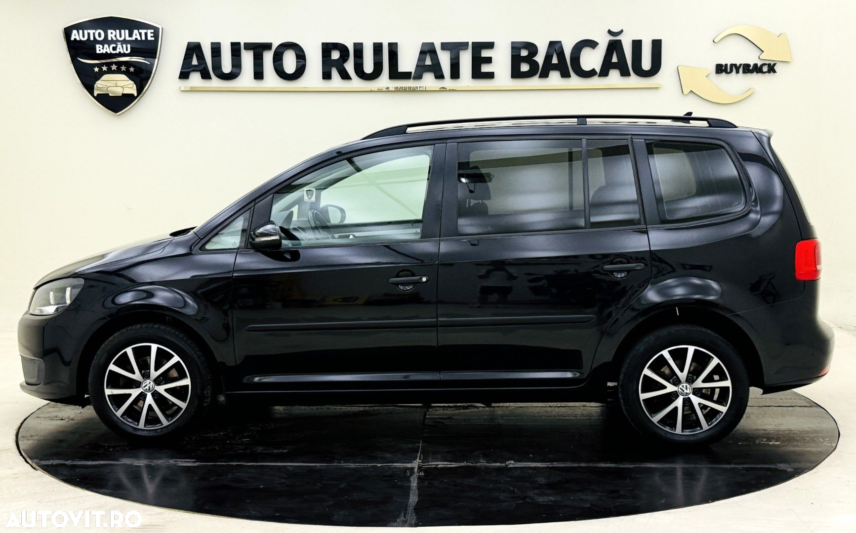 Volkswagen Touran - 5
