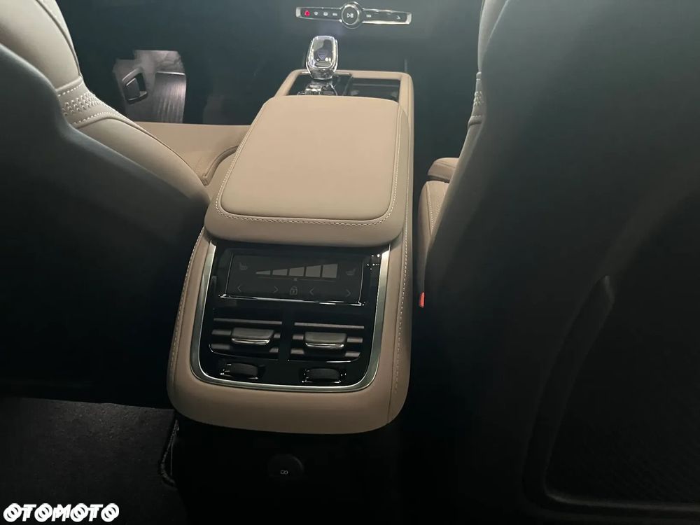 Volvo XC 90 T8 AWD Plug-In Hybrid Ultra Bright 7os - 11