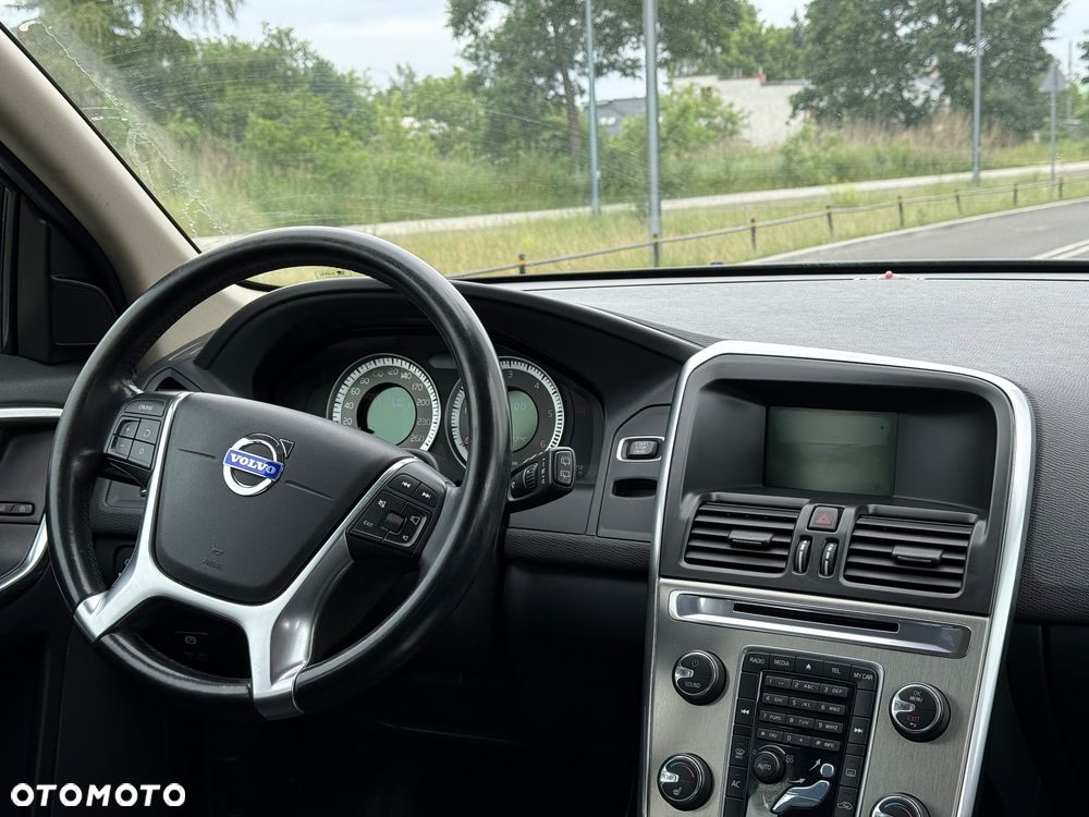 Volvo XC 60 2.4D AWD Momentum - 11