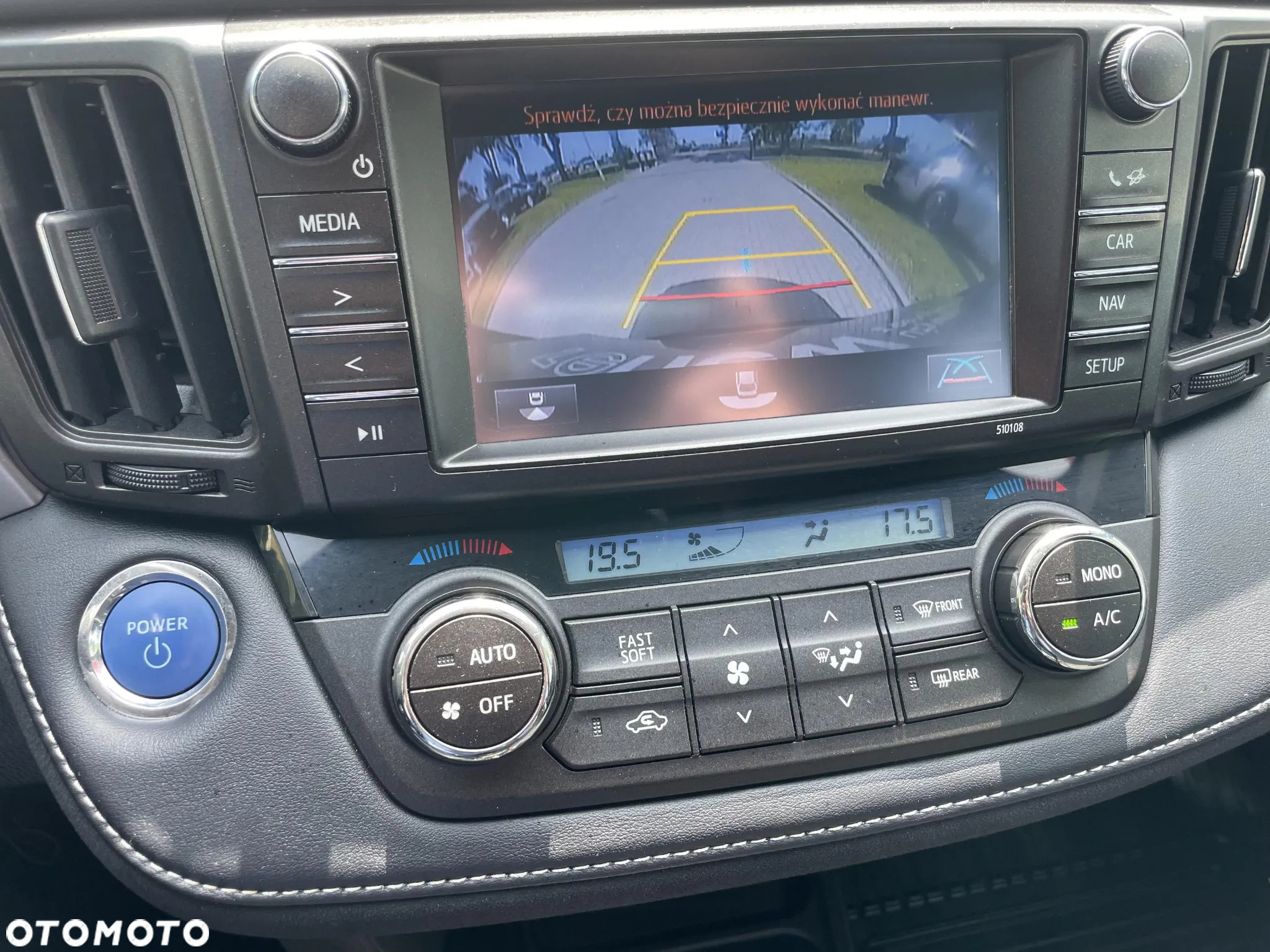 Toyota RAV4 Hybrid Premium 4x2 - 21