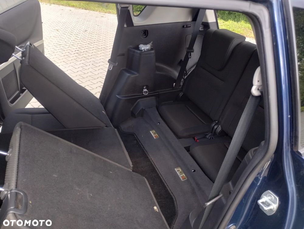 Toyota Corolla Verso 1.8 Premium + 7os - 30