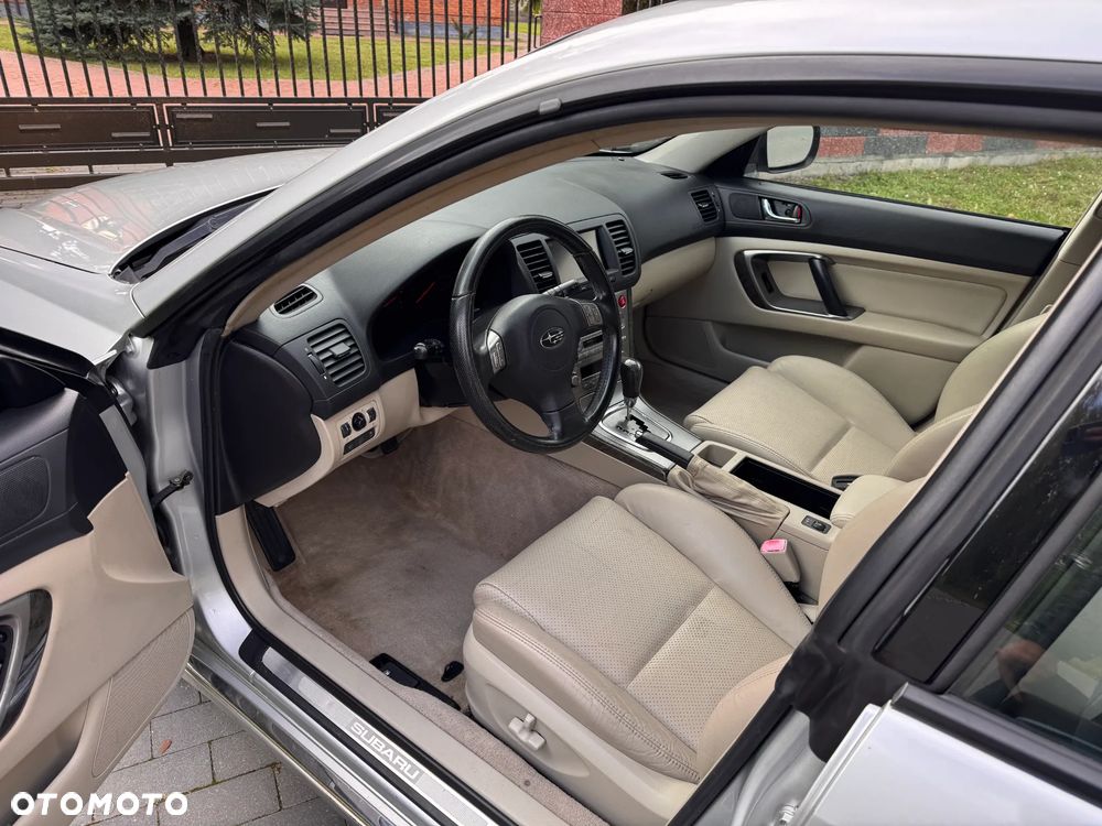 Subaru Legacy - 20