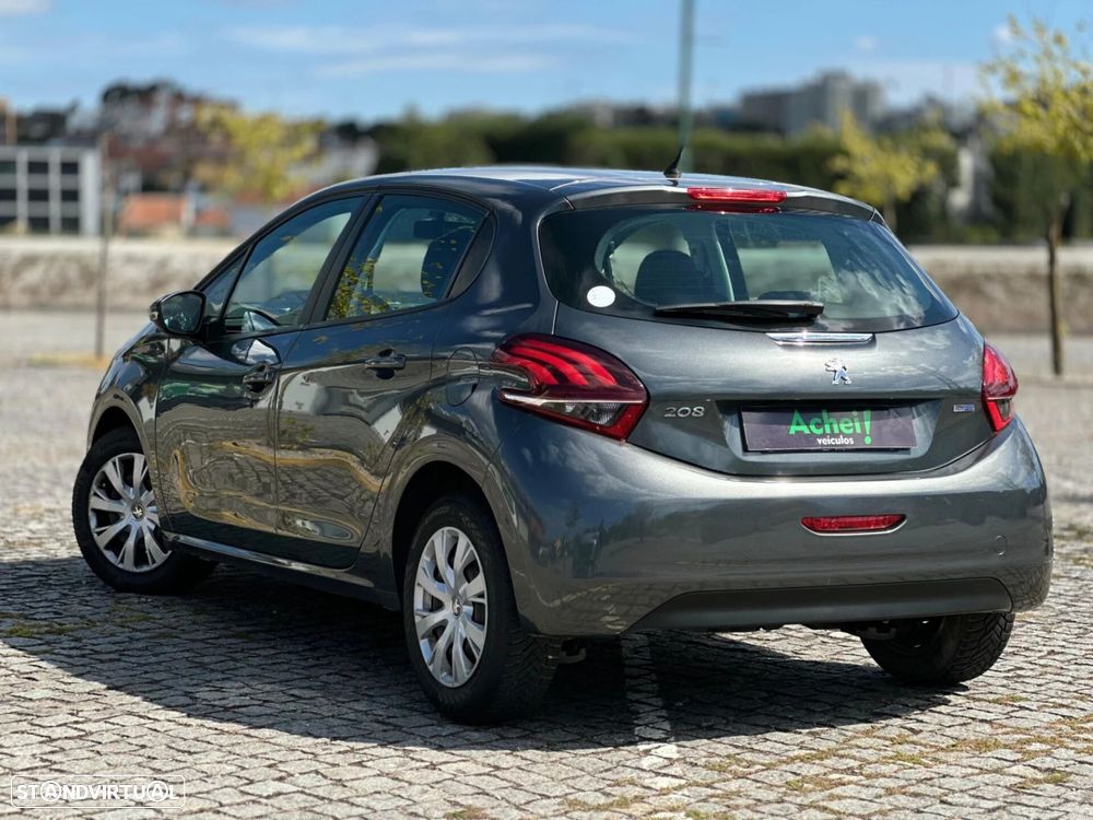 Peugeot 208 - 6