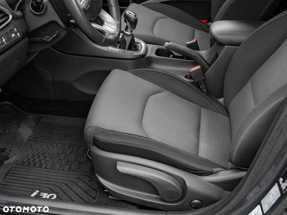 Hyundai i30 1.4 Comfort - 14