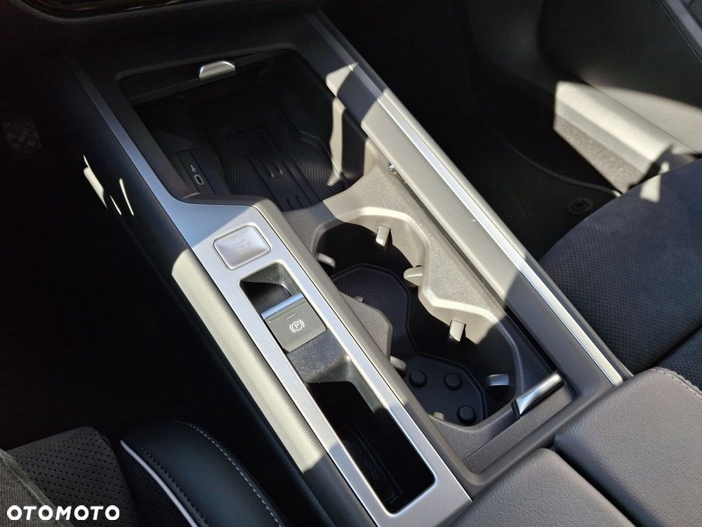 Volkswagen Passat - 36