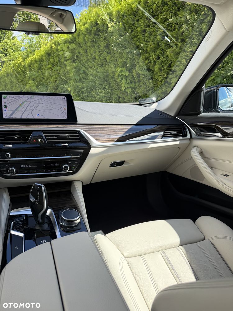 BMW Seria 5 520d xDrive Luxury Line - 10