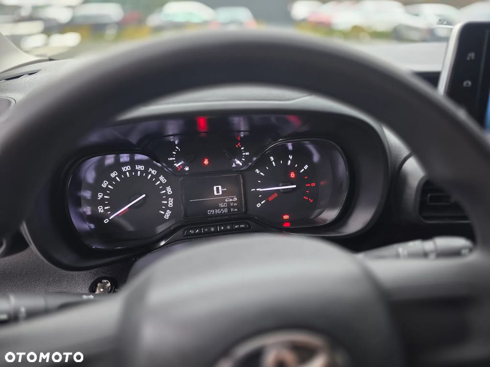 Toyota Proace City 2.0t 1.5 D-4d 100KM  3 OSOBOWA Furgon Blaszak BEZWYPADKOWA z Polskiego Salonu I Pierwszy i Jedyny Właściciel I Pełna Faktura Vat 23% - 9