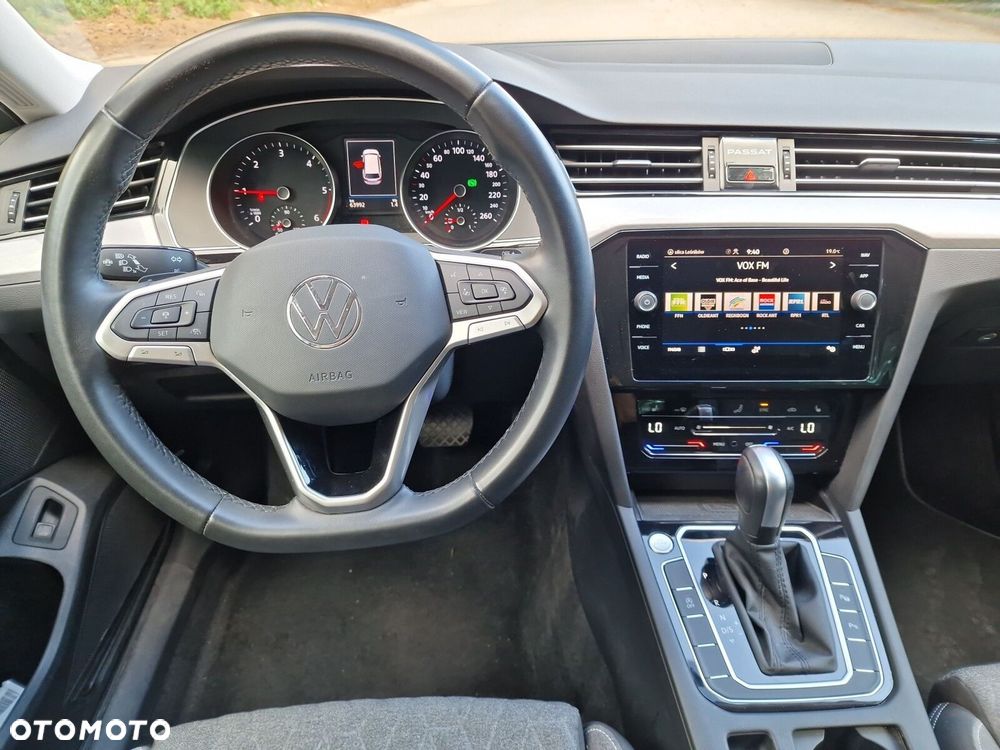 Volkswagen Passat - 16