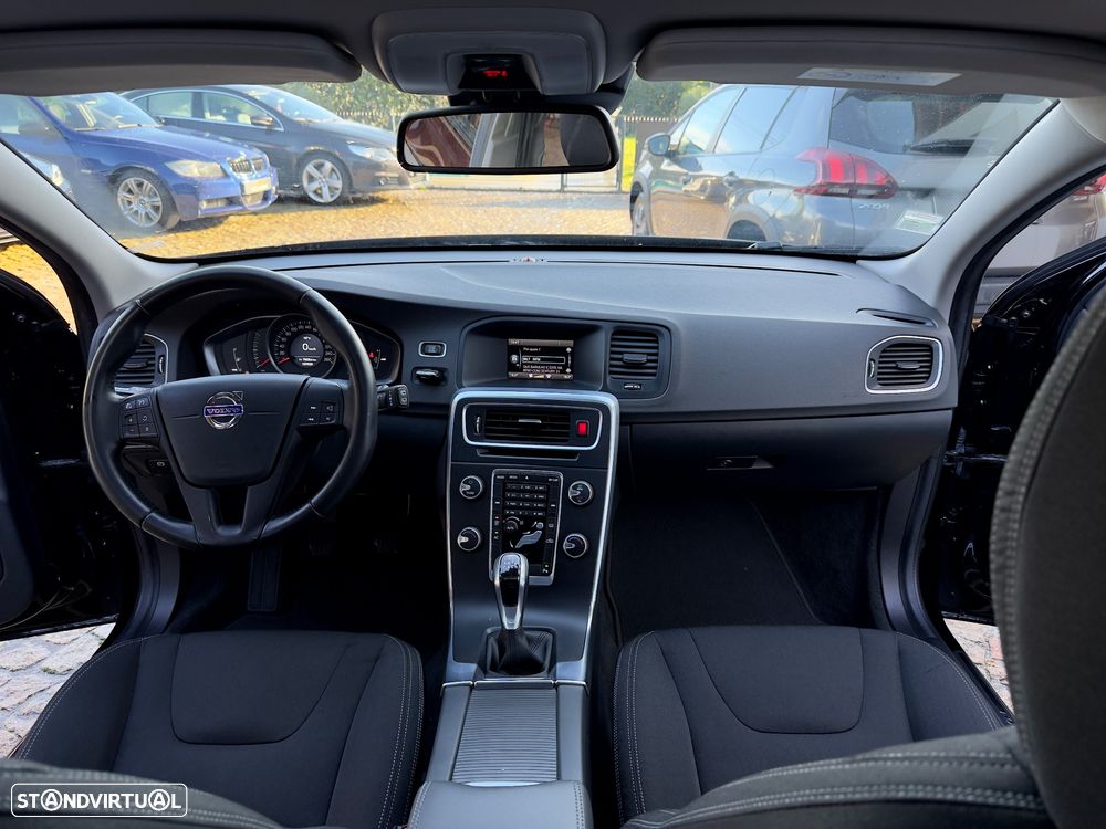 Volvo V60 Cross Country 2.0 D3 Momentum - 8