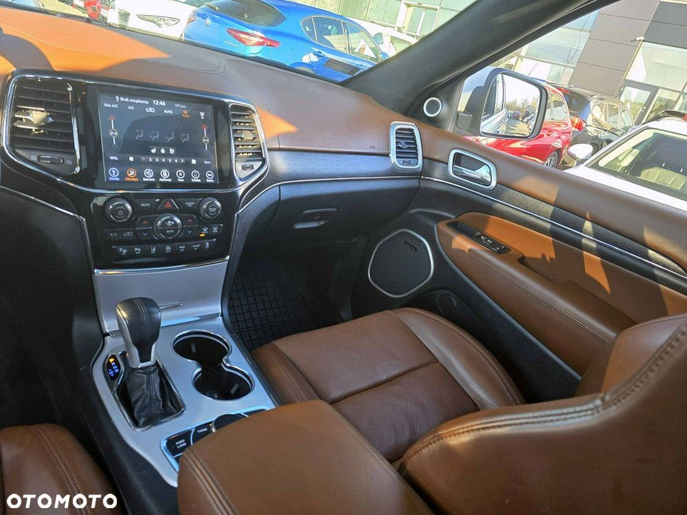 Jeep Grand Cherokee - 27