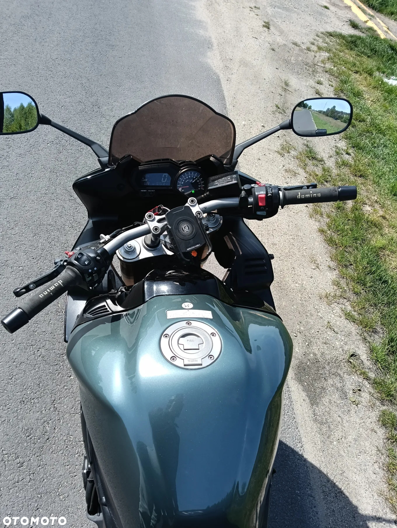 Yamaha FZ - 27