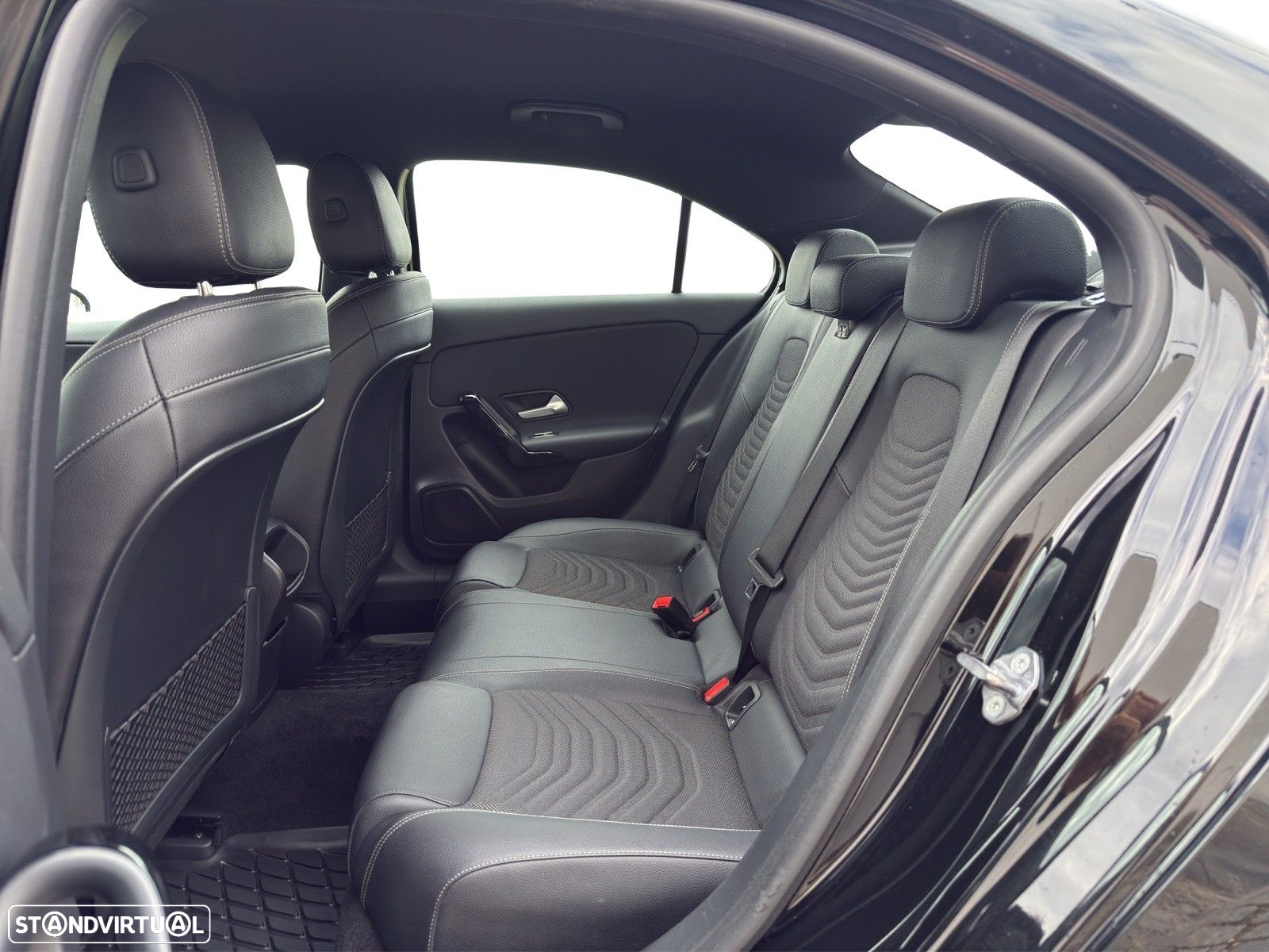 Mercedes-Benz A 180 Limousine d Business Solutions Aut. - 12
