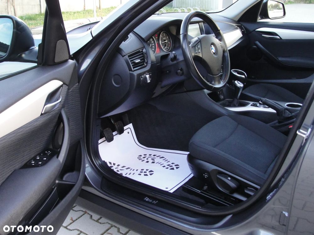 BMW X1 xDrive18d - 14