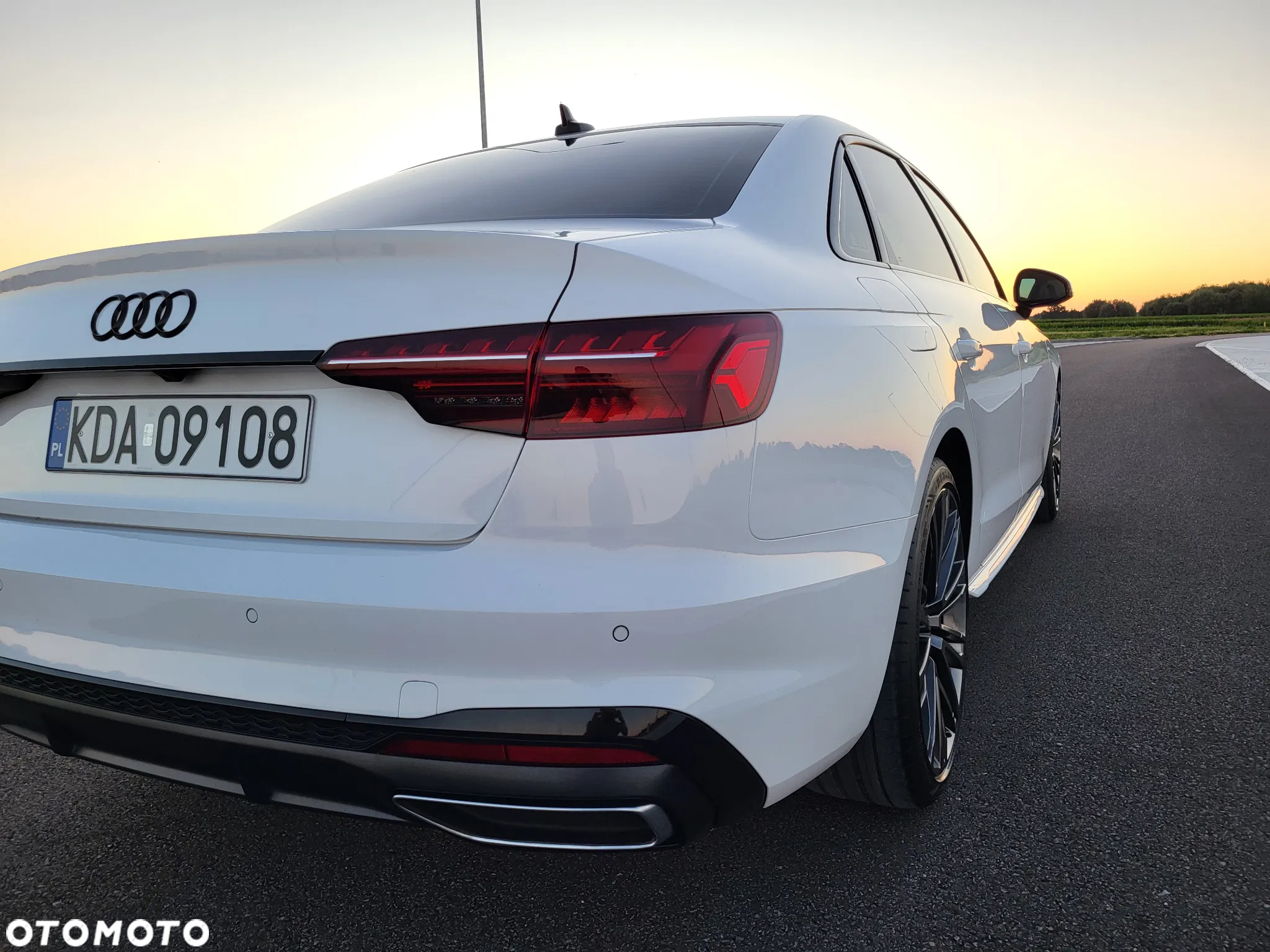 Audi A4 40 TDI S tronic S line - 16