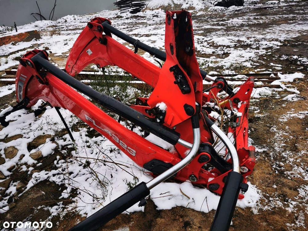 Blok hydrauliczny ładowacza czołowego Massey Ferguson 4323 (Q6SDME) - 3