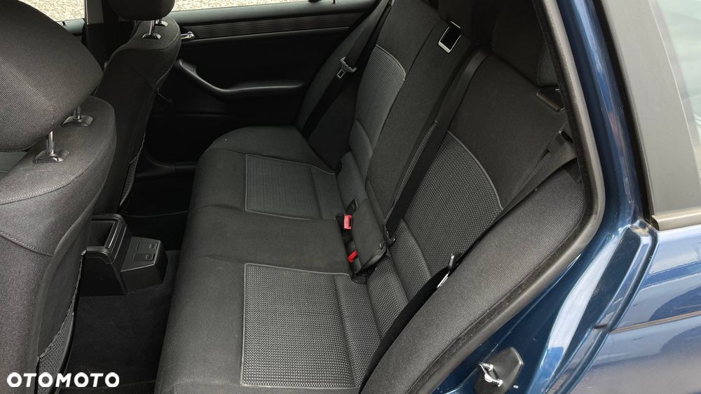 BMW Seria 3 318i - 12