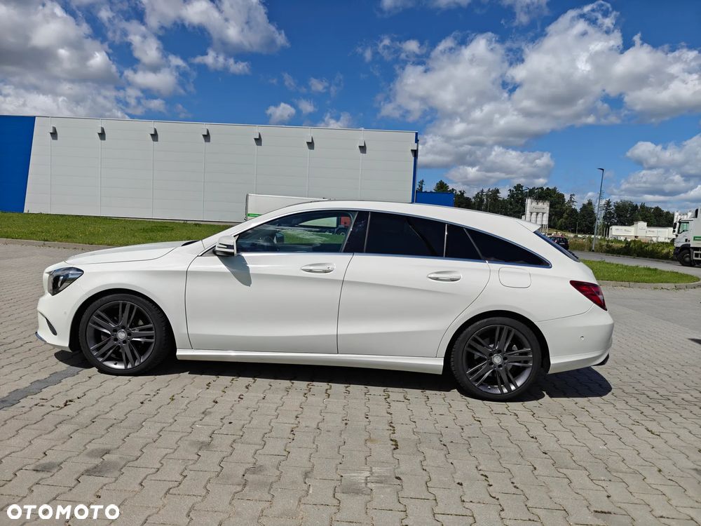 Mercedes-Benz CLA 180 7G-DCT UrbanStyle Edition - 32