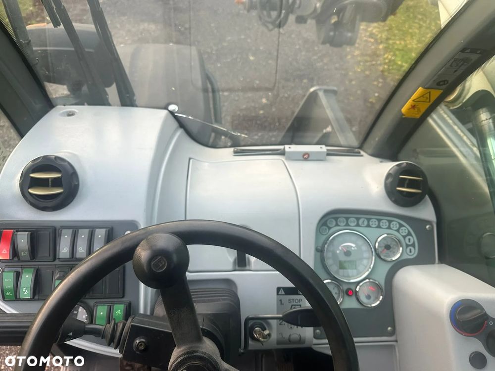 Claas Scorpion 7045 Plus - 13