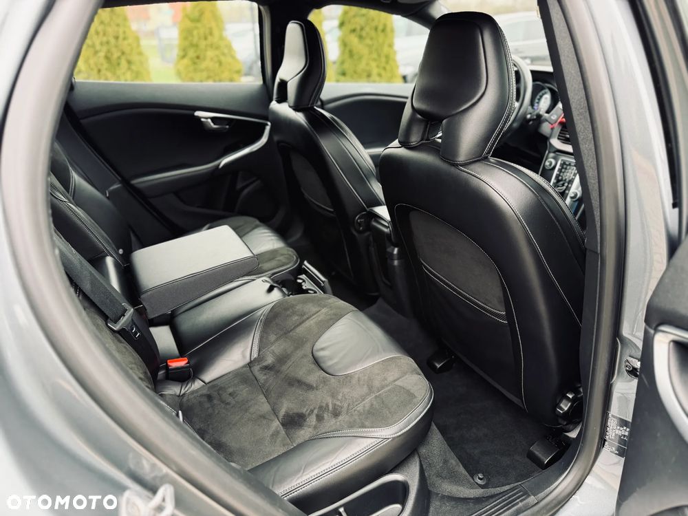 Volvo V40 D2 Momentum - 20